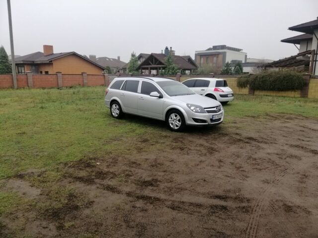 Сірий Опель Астра, об'ємом двигуна 1.7 л та пробігом 300 тис. км за 6200 $, фото 1 на Automoto.ua