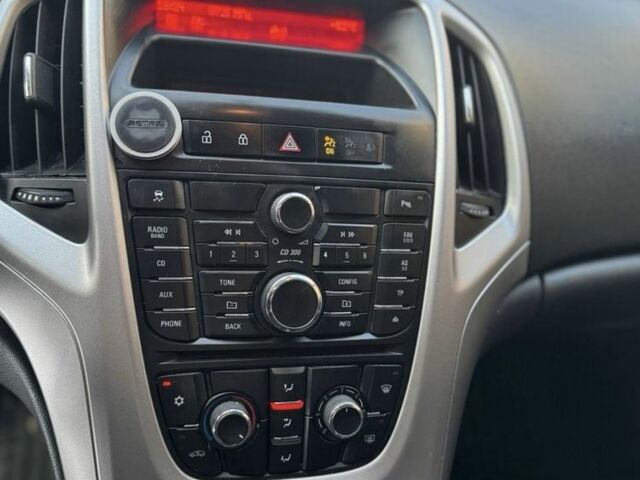 Серый Опель Астра, объемом двигателя 1.7 л и пробегом 268 тыс. км за 5500 $, фото 10 на Automoto.ua