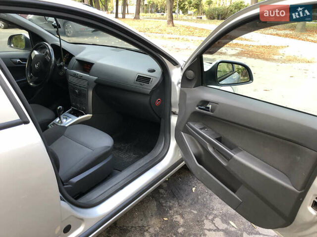 Сірий Опель Астра, об'ємом двигуна 1.6 л та пробігом 252 тис. км за 6500 $, фото 8 на Automoto.ua
