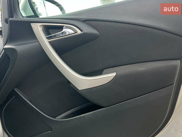 Серый Опель Астра, объемом двигателя 1.69 л и пробегом 243 тыс. км за 7500 $, фото 23 на Automoto.ua