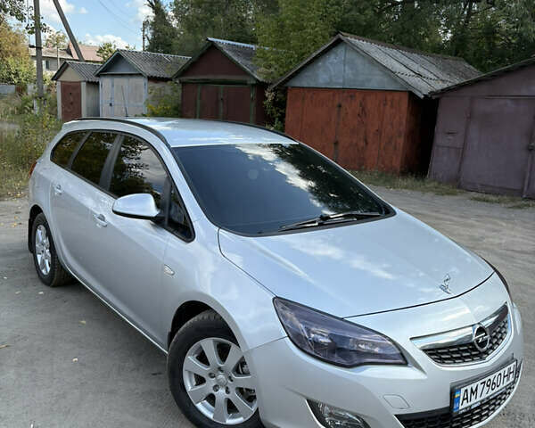 Серый Опель Астра, объемом двигателя 1.69 л и пробегом 235 тыс. км за 7600 $, фото 8 на Automoto.ua