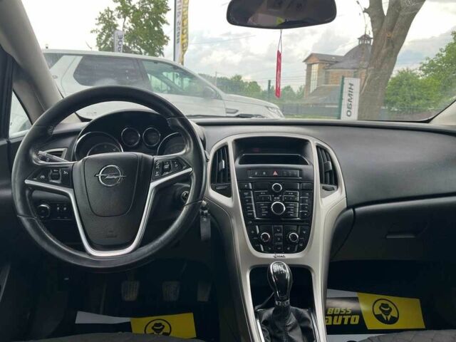 Серый Опель Астра, объемом двигателя 1.7 л и пробегом 243 тыс. км за 7500 $, фото 16 на Automoto.ua