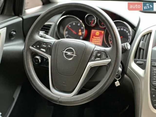 Серый Опель Астра, объемом двигателя 1.3 л и пробегом 220 тыс. км за 7100 $, фото 26 на Automoto.ua