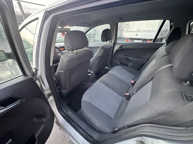 Сірий Опель Астра, об'ємом двигуна 1.7 л та пробігом 250 тис. км за 2750 $, фото 5 на Automoto.ua