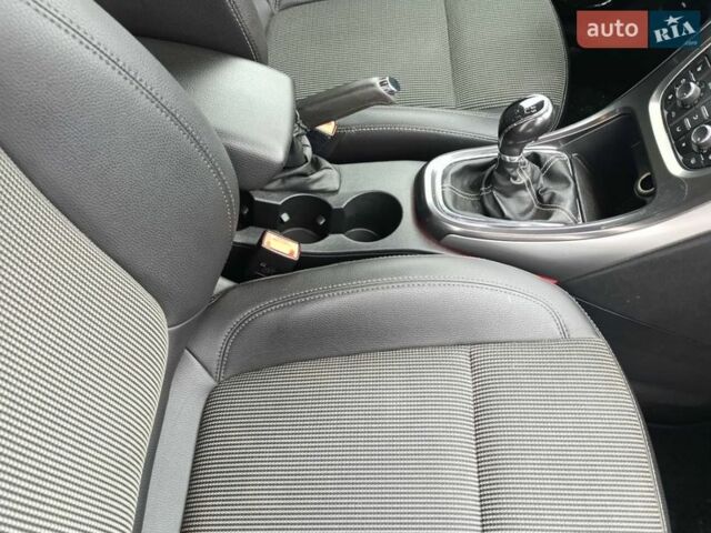 Сірий Опель Астра, об'ємом двигуна 1.69 л та пробігом 302 тис. км за 8000 $, фото 4 на Automoto.ua