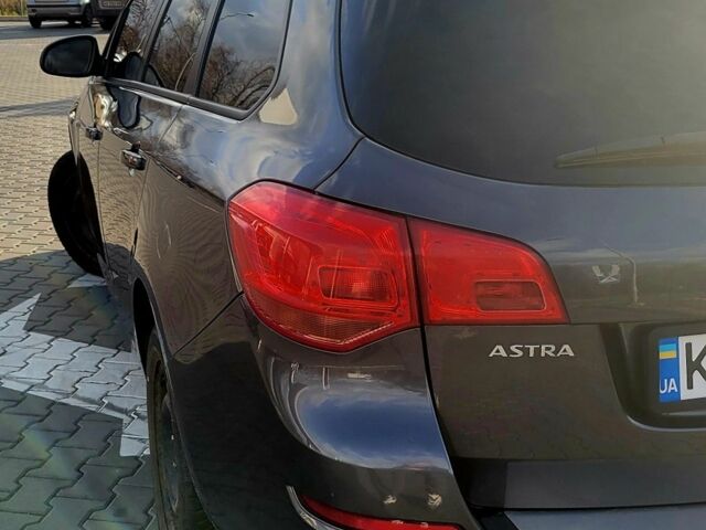 Серый Опель Астра, объемом двигателя 1.4 л и пробегом 249 тыс. км за 7300 $, фото 3 на Automoto.ua