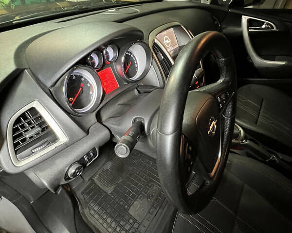 Серый Опель Астра, объемом двигателя 1.7 л и пробегом 255 тыс. км за 6200 $, фото 41 на Automoto.ua