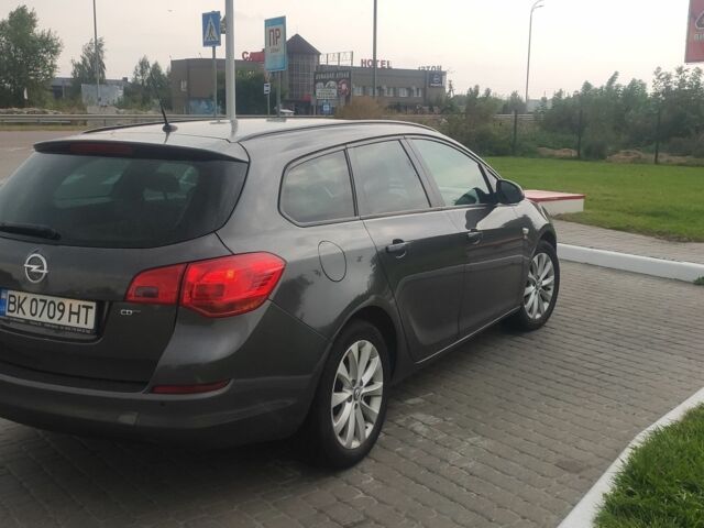 Серый Опель Астра, объемом двигателя 1.7 л и пробегом 240 тыс. км за 6500 $, фото 4 на Automoto.ua