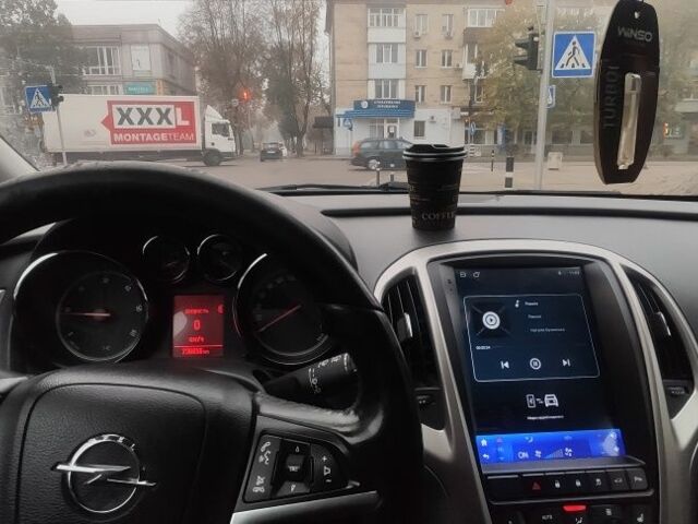 Серый Опель Астра, объемом двигателя 1.7 л и пробегом 240 тыс. км за 6500 $, фото 6 на Automoto.ua