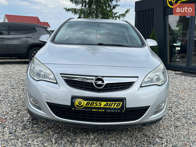 Серый Опель Астра, объемом двигателя 1.69 л и пробегом 243 тыс. км за 7500 $, фото 1 на Automoto.ua