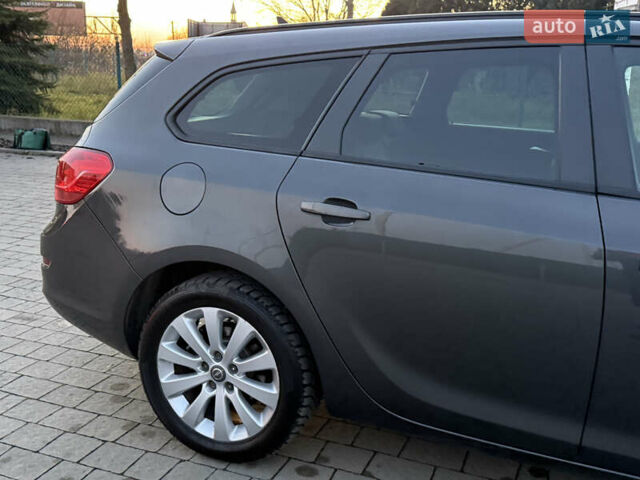 Серый Опель Астра, объемом двигателя 1.7 л и пробегом 215 тыс. км за 7350 $, фото 29 на Automoto.ua