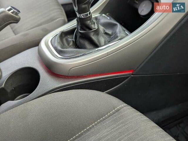 Опель Астра 2012 в Черкассах на Automoto.ua Серый Опель Астра, объемом двигателя 1.7 л и пробегом 236 тыс. км за 7499 $, фото 27 на Automoto.ua