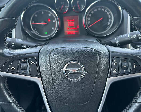 Серый Опель Астра, объемом двигателя 1.69 л и пробегом 334 тыс. км за 8300 $, фото 2 на Automoto.ua