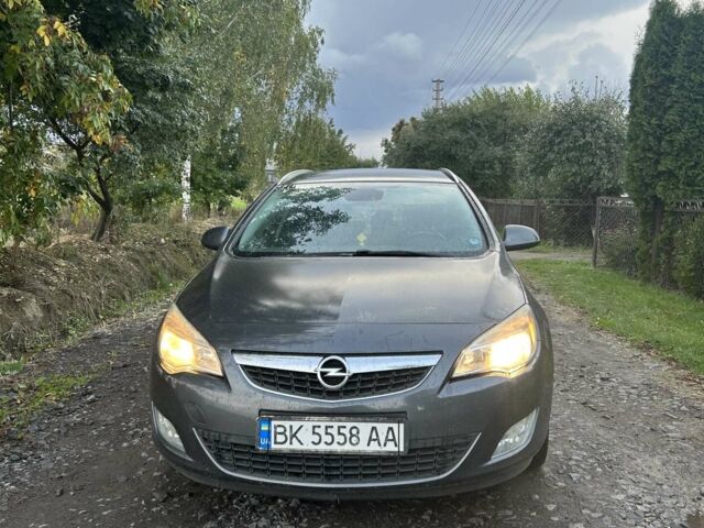 Сірий Опель Астра, об'ємом двигуна 1.6 л та пробігом 275 тис. км за 6300 $, фото 2 на Automoto.ua