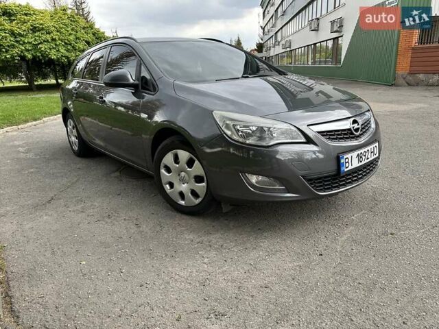 Серый Опель Астра, объемом двигателя 1.3 л и пробегом 220 тыс. км за 7100 $, фото 15 на Automoto.ua