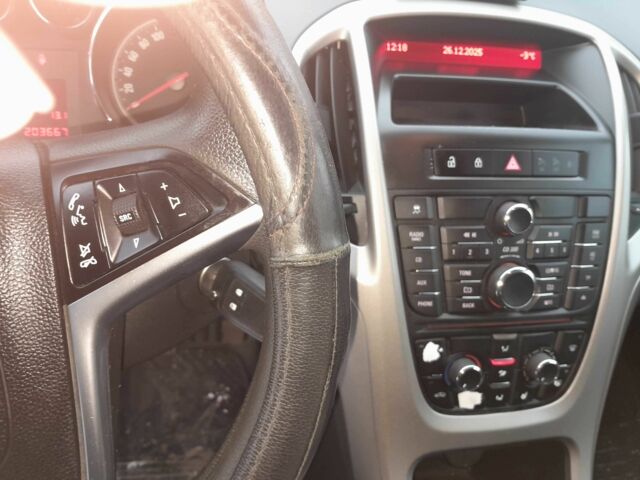 Серый Опель Астра, объемом двигателя 1.7 л и пробегом 202 тыс. км за 6500 $, фото 7 на Automoto.ua