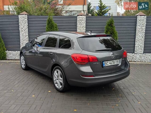 Опель Астра 2012 в Черкассах на Automoto.ua Серый Опель Астра, объемом двигателя 1.7 л и пробегом 236 тыс. км за 7499 $, фото 10 на Automoto.ua