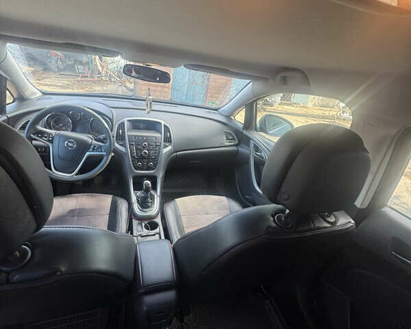 Сірий Опель Астра, об'ємом двигуна 1.7 л та пробігом 242 тис. км за 7100 $, фото 1 на Automoto.ua