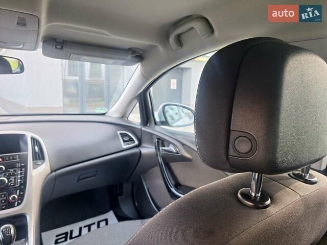 Серый Опель Астра, объемом двигателя 1.7 л и пробегом 270 тыс. км за 6750 $, фото 35 на Automoto.ua