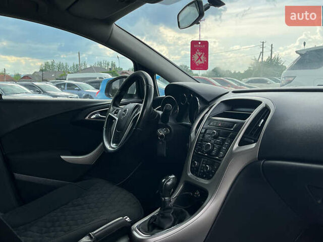 Серый Опель Астра, объемом двигателя 1.69 л и пробегом 243 тыс. км за 7500 $, фото 16 на Automoto.ua