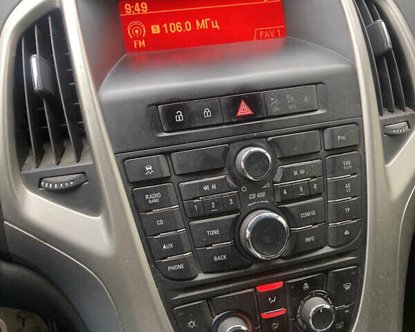 Серый Опель Астра, объемом двигателя 1.7 л и пробегом 312 тыс. км за 6500 $, фото 10 на Automoto.ua