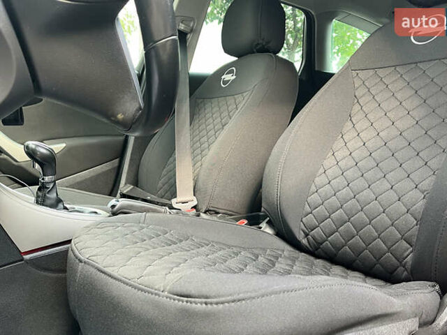 Серый Опель Астра, объемом двигателя 1.69 л и пробегом 243 тыс. км за 7500 $, фото 17 на Automoto.ua