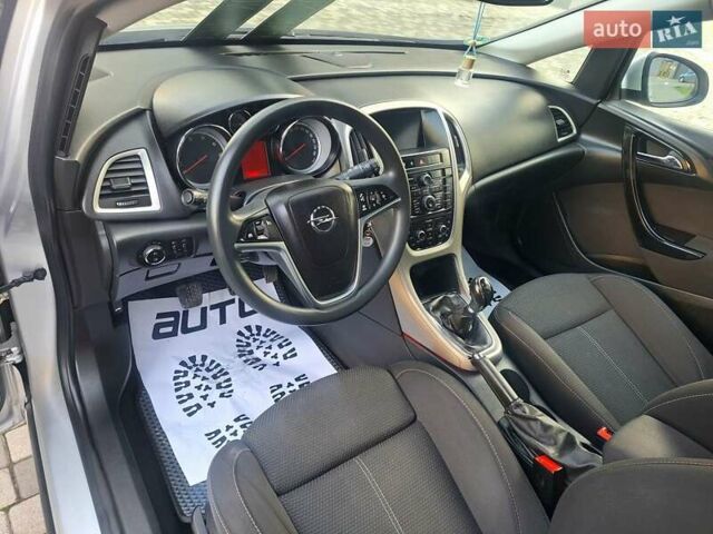 Серый Опель Астра, объемом двигателя 1.7 л и пробегом 270 тыс. км за 6750 $, фото 32 на Automoto.ua