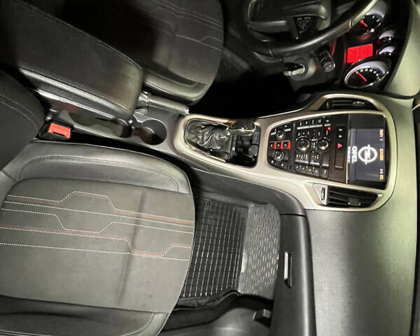 Серый Опель Астра, объемом двигателя 1.7 л и пробегом 255 тыс. км за 6200 $, фото 46 на Automoto.ua