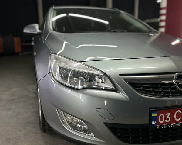 Серый Опель Астра, объемом двигателя 2 л и пробегом 215 тыс. км за 8200 $, фото 8 на Automoto.ua
