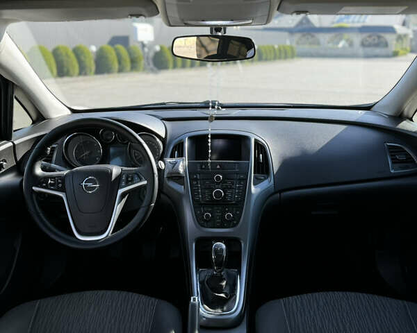 Сірий Опель Астра, об'ємом двигуна 1.7 л та пробігом 256 тис. км за 7000 $, фото 18 на Automoto.ua