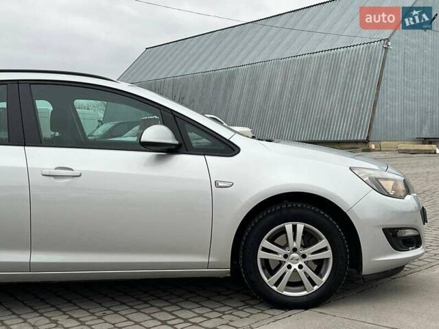 Серый Опель Астра, объемом двигателя 1.7 л и пробегом 330 тыс. км за 4000 $, фото 9 на Automoto.ua