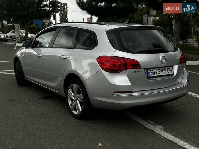 Опель Астра 2013 в Одессе на Automoto.ua Серый Опель Астра, объемом двигателя 1.69 л и пробегом 193 тыс. км за 7200 $, фото 2 на Automoto.ua