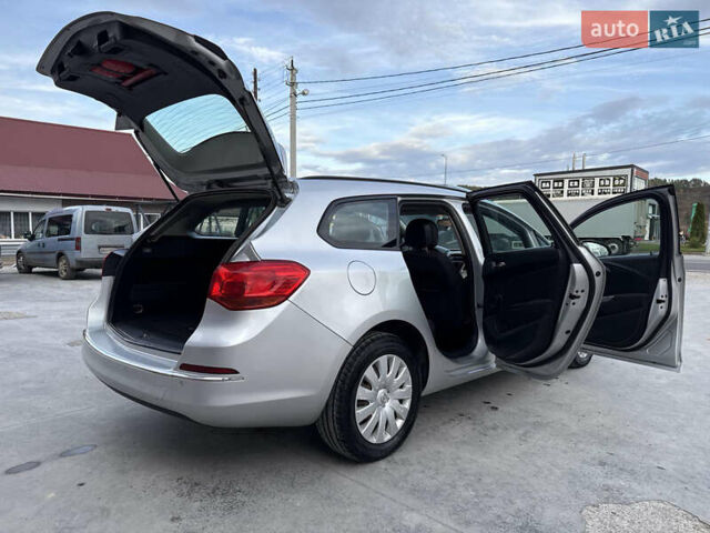 Серый Опель Астра, объемом двигателя 1.7 л и пробегом 264 тыс. км за 7200 $, фото 22 на Automoto.ua