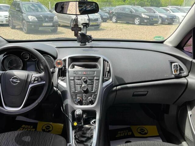 Серый Опель Астра, объемом двигателя 1.7 л и пробегом 197 тыс. км за 7400 $, фото 10 на Automoto.ua