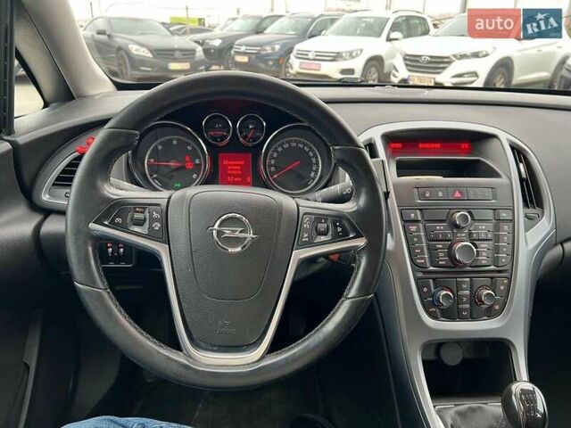 Серый Опель Астра, объемом двигателя 1.7 л и пробегом 330 тыс. км за 4000 $, фото 21 на Automoto.ua