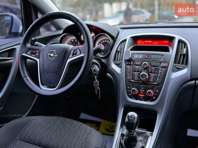 Серый Опель Астра, объемом двигателя 1.69 л и пробегом 270 тыс. км за 8500 $, фото 18 на Automoto.ua