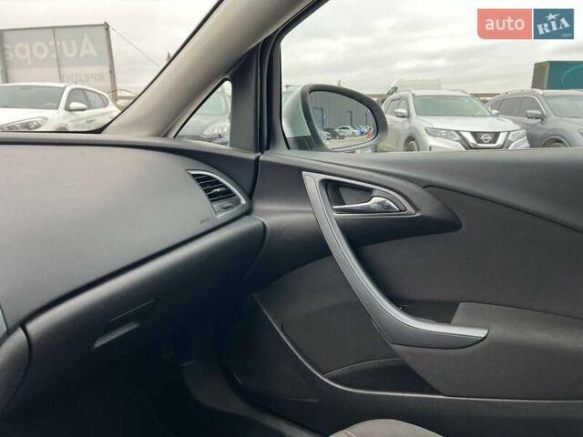 Серый Опель Астра, объемом двигателя 1.7 л и пробегом 330 тыс. км за 4000 $, фото 31 на Automoto.ua