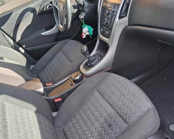 Опель Астра 2013 в Коломые на Automoto.ua Серый Опель Астра, объемом двигателя 1.4 л и пробегом 139 тыс. км за 6800 $, фото 15 на Automoto.ua