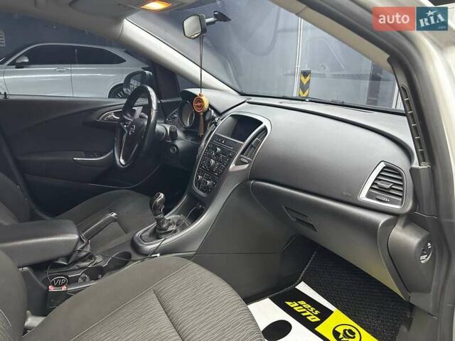 Серый Опель Астра, объемом двигателя 1.69 л и пробегом 275 тыс. км за 6600 $, фото 12 на Automoto.ua