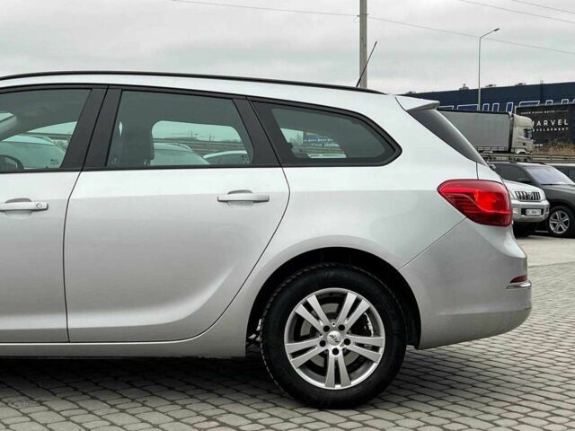 Серый Опель Астра, объемом двигателя 1.7 л и пробегом 330 тыс. км за 5990 $, фото 5 на Automoto.ua