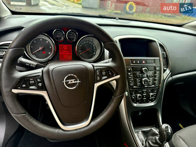 Опель Астра 2013 в Ровно на Automoto.ua Серый Опель Астра, объемом двигателя 2 л и пробегом 224 тыс. км за 7999 $, фото 18 на Automoto.ua