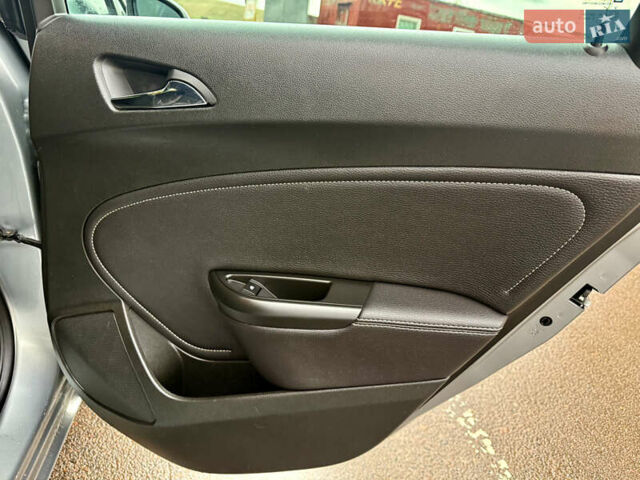 Опель Астра 2013 в Ровно на Automoto.ua Серый Опель Астра, объемом двигателя 2 л и пробегом 224 тыс. км за 7999 $, фото 24 на Automoto.ua