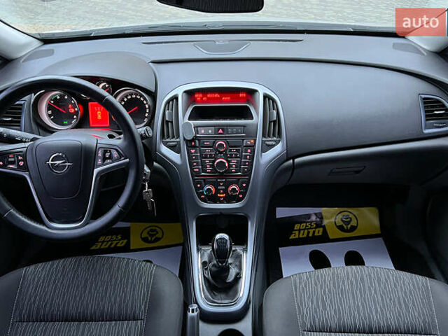 Серый Опель Астра, объемом двигателя 1.69 л и пробегом 270 тыс. км за 8500 $, фото 11 на Automoto.ua