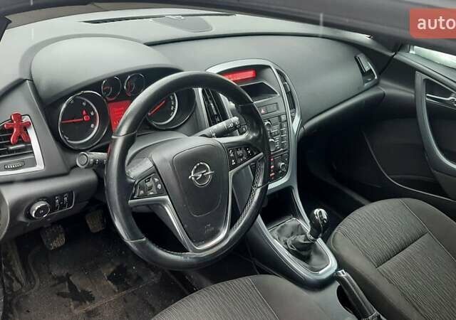 Серый Опель Астра, объемом двигателя 1.69 л и пробегом 331 тыс. км за 6800 $, фото 2 на Automoto.ua