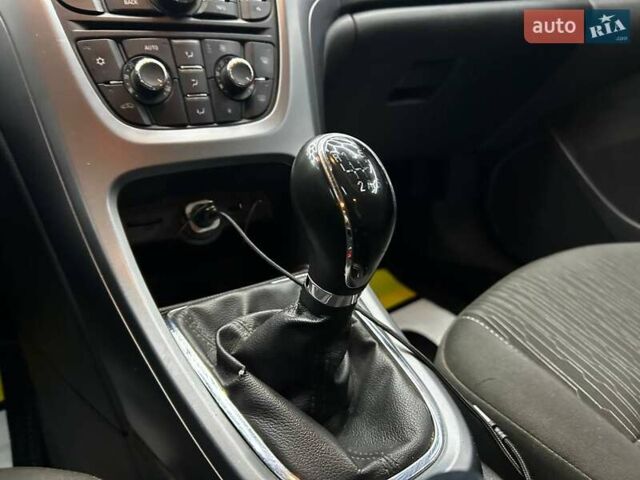 Серый Опель Астра, объемом двигателя 1.69 л и пробегом 275 тыс. км за 6600 $, фото 10 на Automoto.ua