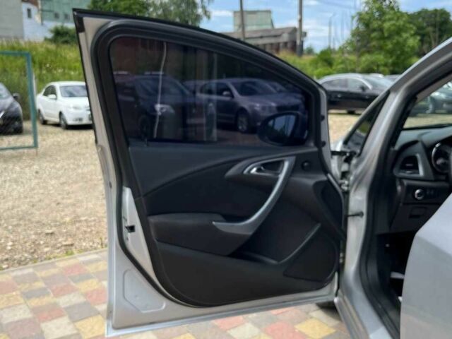 Серый Опель Астра, объемом двигателя 1.7 л и пробегом 197 тыс. км за 7400 $, фото 6 на Automoto.ua