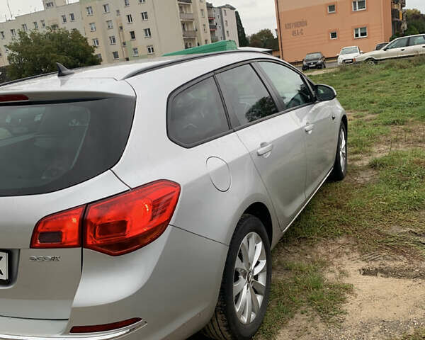 Сірий Опель Астра, об'ємом двигуна 1.69 л та пробігом 213 тис. км за 8200 $, фото 4 на Automoto.ua