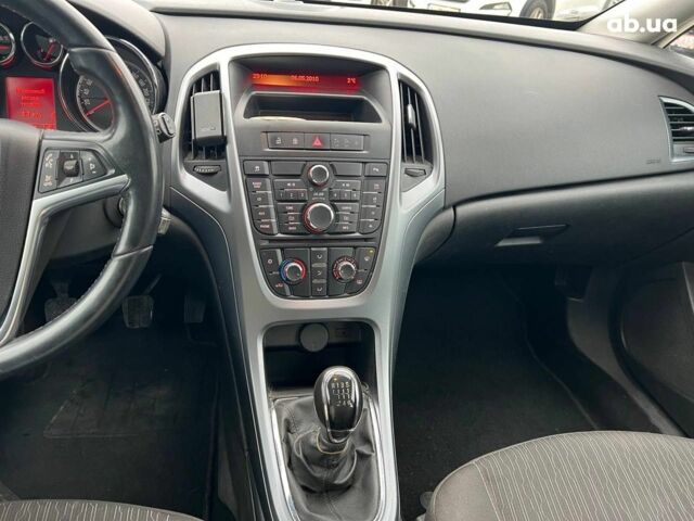 Сірий Опель Астра, об'ємом двигуна 1.7 л та пробігом 330 тис. км за 4000 $, фото 26 на Automoto.ua