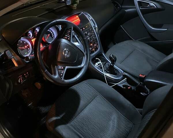 Сірий Опель Астра, об'ємом двигуна 1.7 л та пробігом 322 тис. км за 6700 $, фото 9 на Automoto.ua