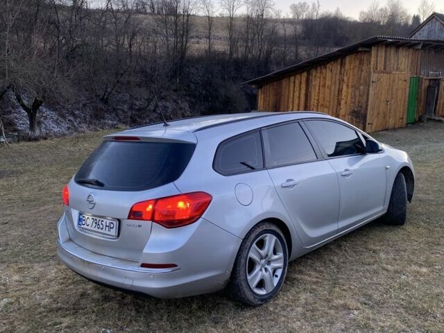 Серый Опель Астра, объемом двигателя 1.7 л и пробегом 320 тыс. км за 6800 $, фото 4 на Automoto.ua